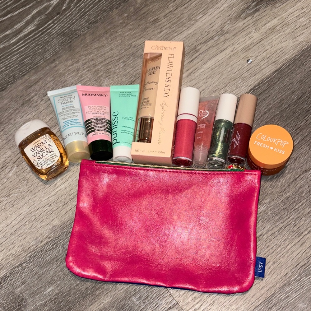 Random light makeup set with Pink Ipsy pouch